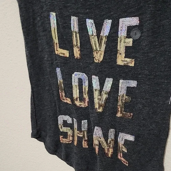 Aeropostale Black Fitted T-Shirt with Sequin Graphic - Picture 3 of 8